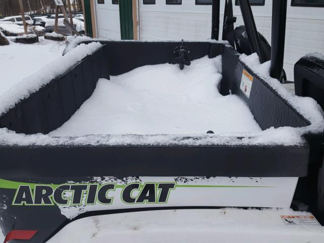 4UF11MPV2BT302376 - 2011 ARCTIC CAT PROWLER WHITE photo 6