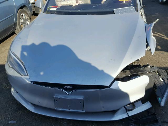 5YJSA1E14GF152789 - 2016 TESLA MODEL S Արծաթագույն լուսանկար 7