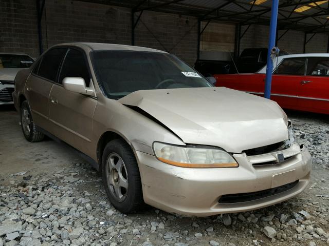 1HGCG5674YA108025 - 2000 HONDA ACCORD SE GOLD photo 1