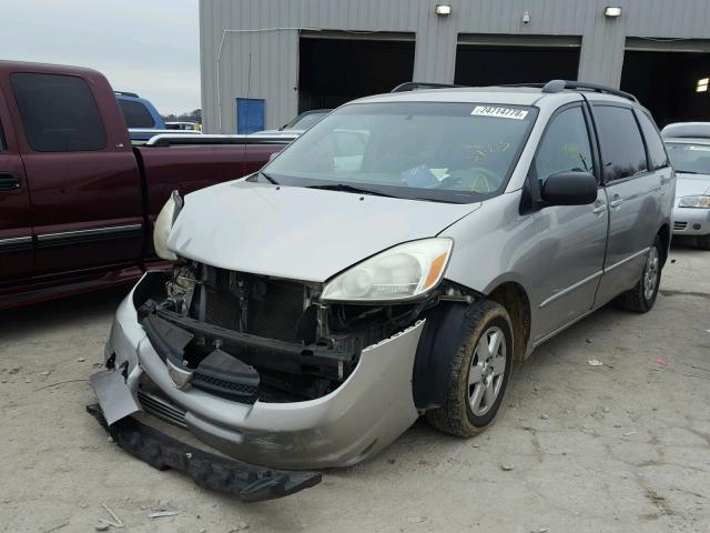 5TDZA23C75S261605 - 2005 TOYOTA SIENNA CE GRAY photo 2