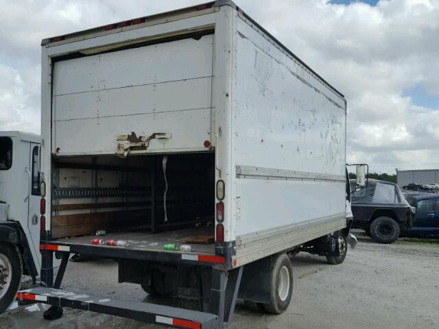 J8DC4B16077007255 - 2007 GMC W4500 W450 WHITE photo 4