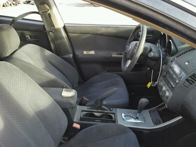 1N4AL11D85C265845 - 2005 NISSAN ALTIMA S GRAY photo 5