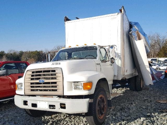 1FDNF70J3SVA11923 - 1995 FORD F700 WHITE photo 2