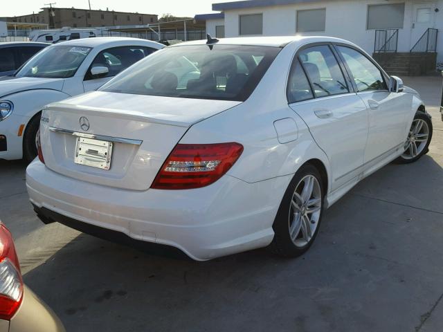 WDDGF4HB3EA955117 - 2014 MERCEDES-BENZ C 250 WHITE photo 4