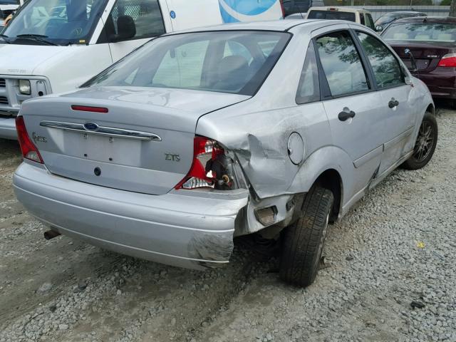 1FAFP3834YW257442 - 2000 FORD FOCUS ZTS SILVER photo 4