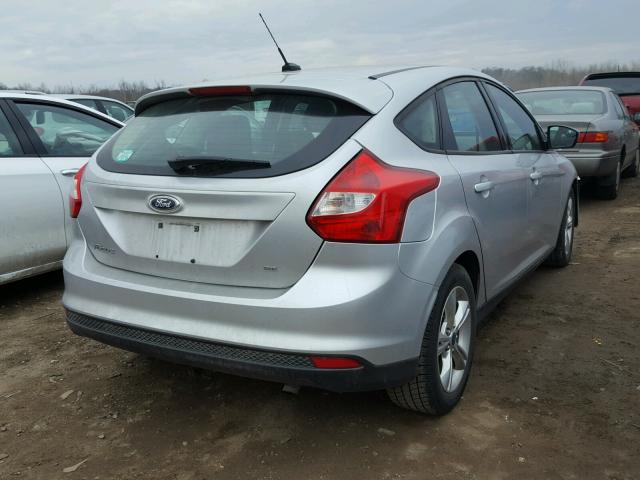 1FAHP3K23CL195048 - 2012 FORD FOCUS SE SILVER photo 4