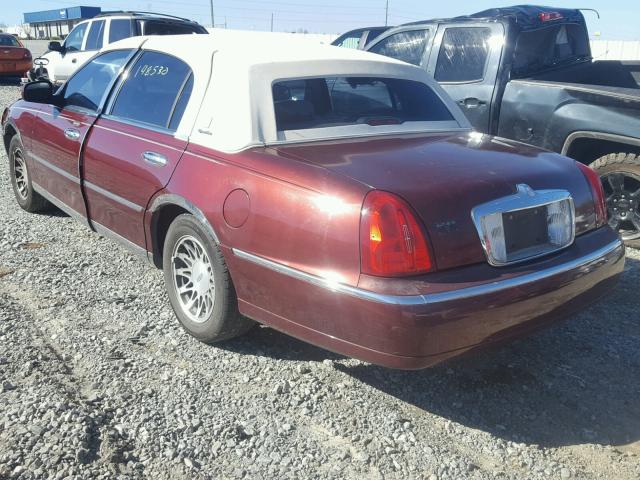 1LNHM82W2YY791549 - 2000 LINCOLN TOWN CAR S MAROON photo 3