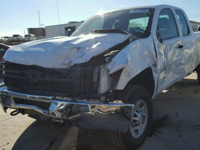 1GC2CVC88DZ228182 - 2013 CHEVROLET SILVERADO WHITE photo 9