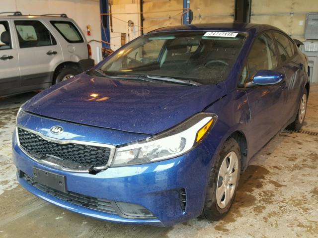 3KPFK4A79HE083552 - 2017 KIA FORTE LX BLUE photo 2