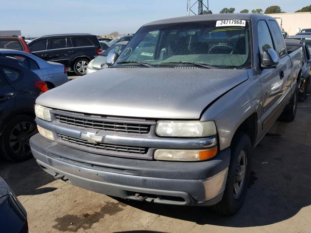 1GCEK19V7YE263539 - 2000 CHEVROLET SILVERADO SILVER photo 2