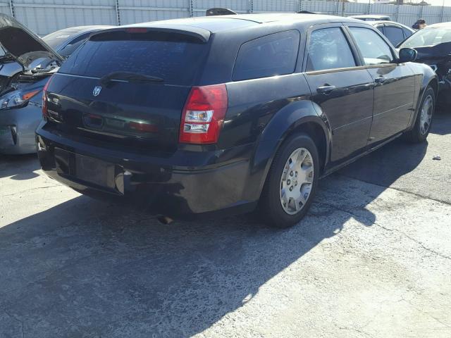 2D4FV48TX5H681582 - 2005 DODGE MAGNUM SE BLACK photo 4