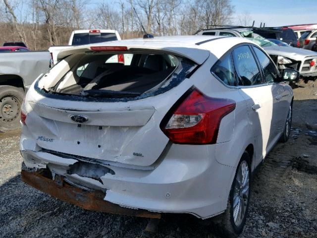 1FAHP3M26CL419412 - 2012 FORD FOCUS SEL WHITE photo 4