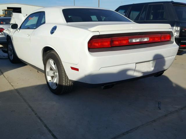 2C3CDYAG0DH673078 - 2013 DODGE CHALLENGER WHITE photo 3