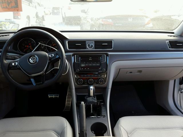 1VWDT7A36HC077232 - 2017 VOLKSWAGEN PASSAT R-L SILVER photo 9