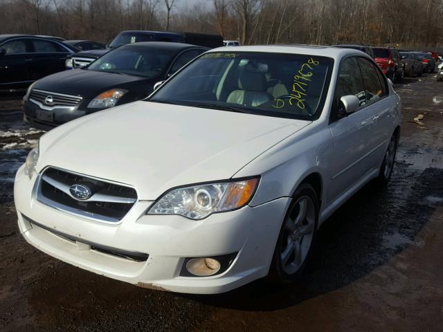 4S3BL626687213347 - 2008 SUBARU LEGACY 2.5 WHITE photo 2