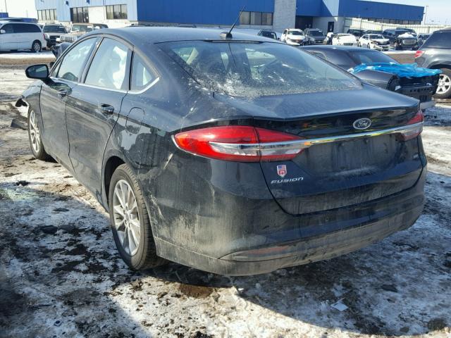 3FA6P0H75HR251718 - 2017 FORD FUSION SE BLACK photo 3