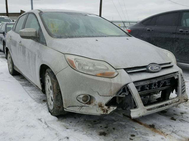 1FAHP3F26CL293906 - 2012 FORD FOCUS SE SILVER photo 1