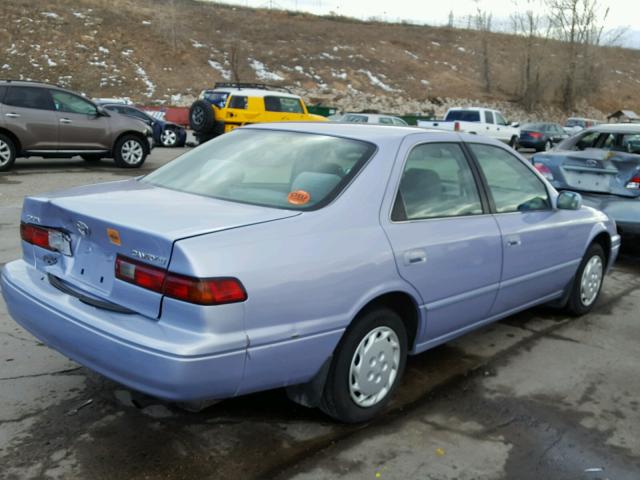 4T1BG22K2VU009549 - 1997 TOYOTA CAMRY CE BLUE photo 4