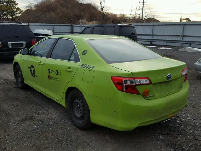 4T1BD1FK2CU045946 - 2012 TOYOTA CAMRY HYBR GREEN photo 3