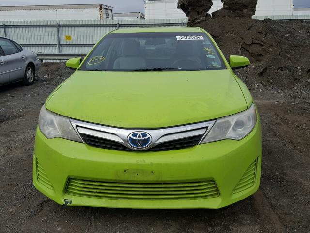 4T1BD1FK2CU045946 - 2012 TOYOTA CAMRY HYBR GREEN photo 9