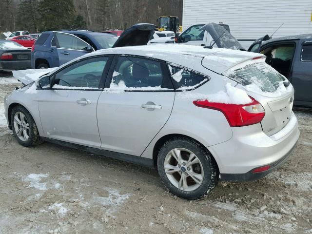 1FAHP3K25CL289514 - 2012 FORD FOCUS SE SILVER photo 3