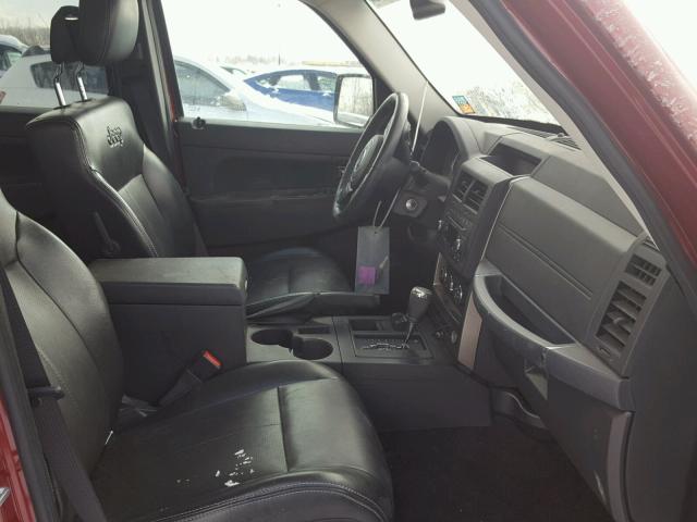 1C4PJMAK5CW216592 - 2012 JEEP LIBERTY SP RED photo 5