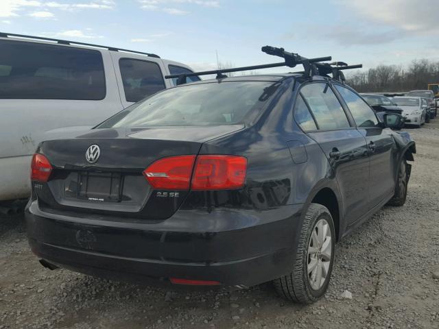 3VWDZ7AJ1BM381460 - 2011 VOLKSWAGEN JETTA SE BLACK photo 4