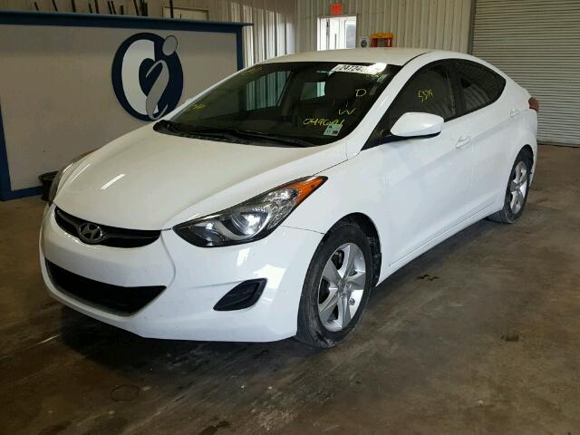 5NPDH4AE8BH049691 - 2011 HYUNDAI ELANTRA GL WHITE photo 2