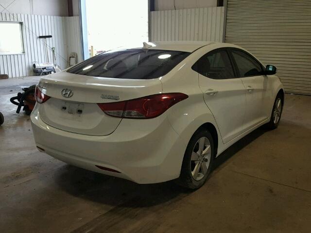 5NPDH4AE8BH049691 - 2011 HYUNDAI ELANTRA GL WHITE photo 4