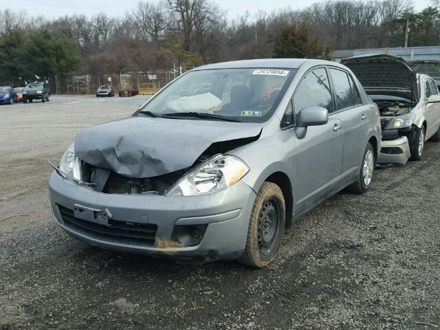 3N1BC1APXAL423855 - 2010 NISSAN VERSA S GRAY photo 2