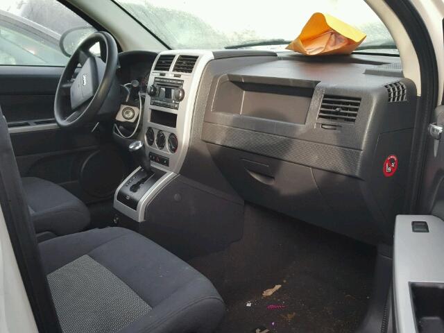 1J8FT47W08D522305 - 2008 JEEP COMPASS SP WHITE photo 5