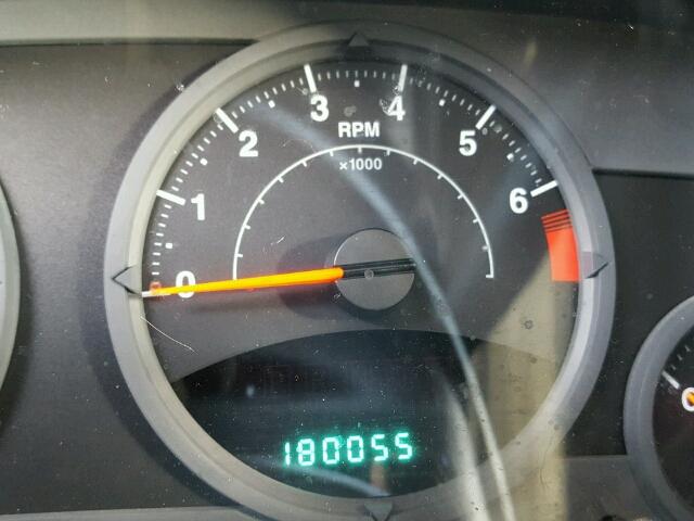 1J8FT47W08D522305 - 2008 JEEP COMPASS SP WHITE photo 8