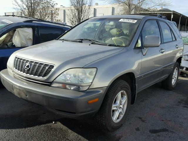 JTJHF10U710185608 - 2001 LEXUS RX 300 BEIGE photo 2