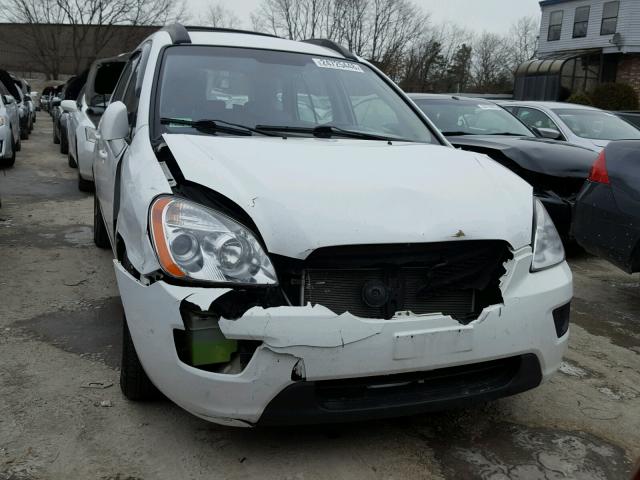 KNAFG526287136148 - 2008 KIA RONDO LX WHITE photo 9