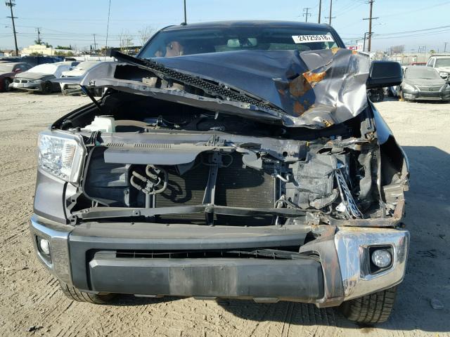 5TFEY5F10FX183539 - 2015 TOYOTA TUNDRA CRE GRAY photo 9