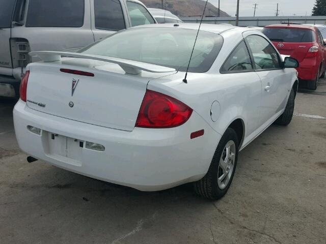 1G2AL18F787136711 - 2008 PONTIAC G5 WHITE photo 4