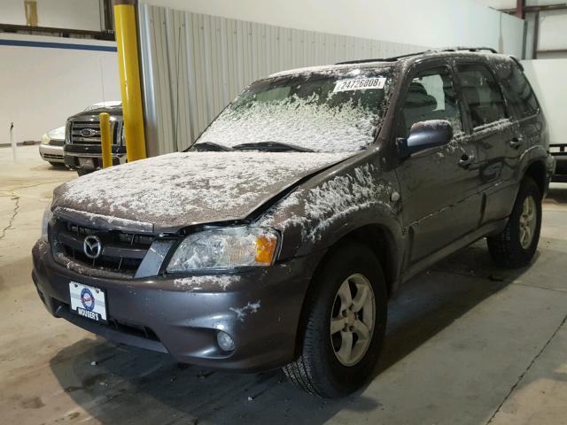 4F2YZ94185KM62768 - 2005 MAZDA TRIBUTE S GRAY photo 2