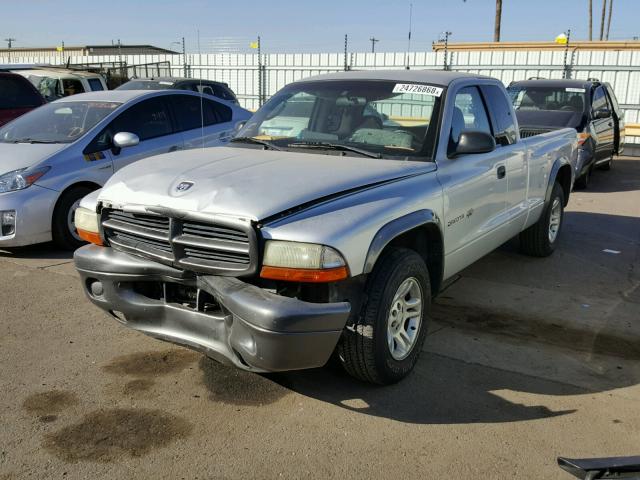 1B7GL12XX2S698288 - 2002 DODGE DAKOTA BAS SILVER photo 2