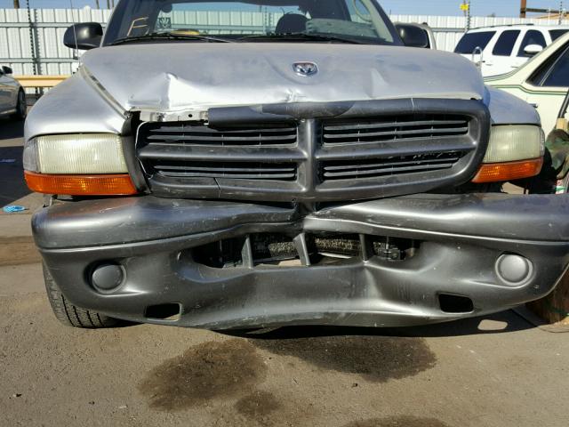 1B7GL12XX2S698288 - 2002 DODGE DAKOTA BAS SILVER photo 9