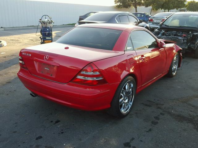 WDBKK65F62F246617 - 2002 MERCEDES-BENZ SLK 320 RED photo 4