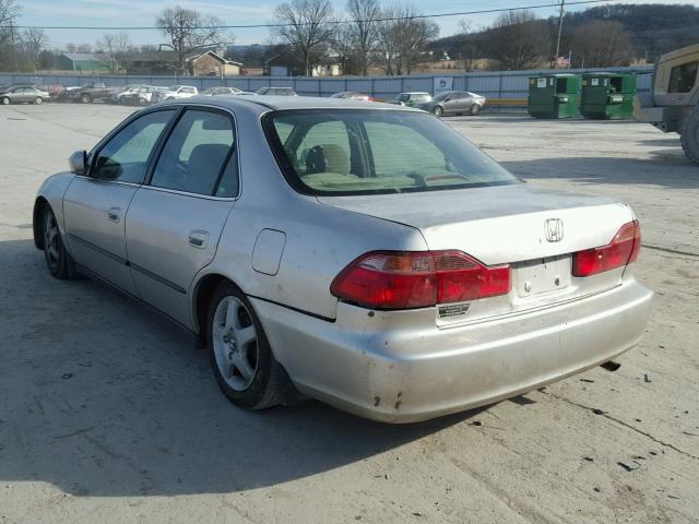 1HGCG5644XA093403 - 1999 HONDA ACCORD LX SILVER photo 3