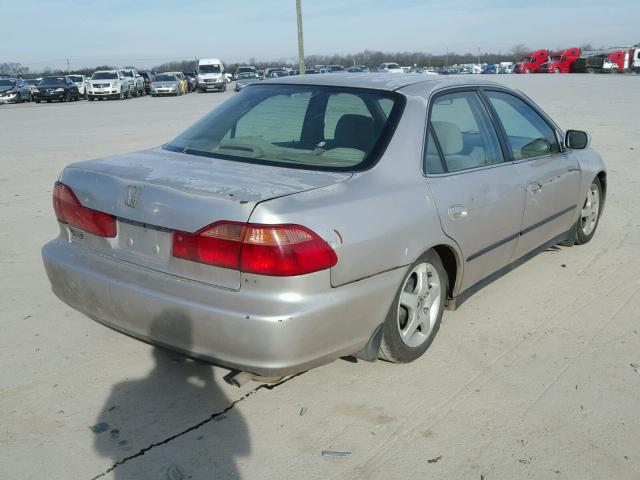 1HGCG5644XA093403 - 1999 HONDA ACCORD LX SILVER photo 4