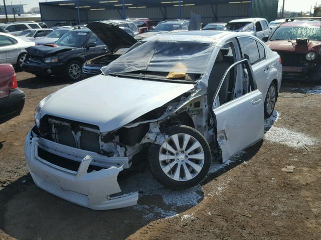 4S3BMBK67B3210719 - 2011 SUBARU LEGACY 2.5 WHITE photo 2