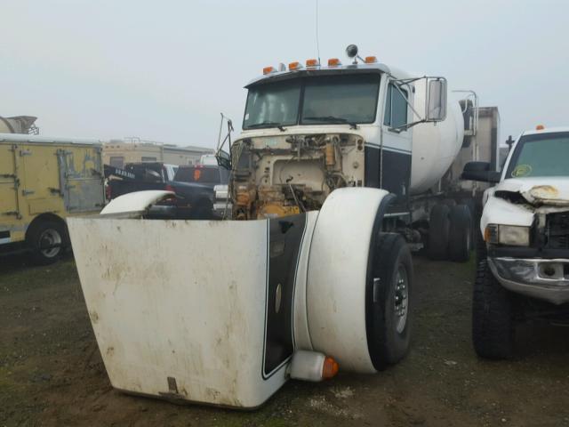 1NPALU0X1YD508510 - 2000 PETERBILT 357 TWO TONE photo 2