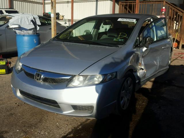 2HGFA16579H322855 - 2009 HONDA CIVIC LX SILVER photo 2