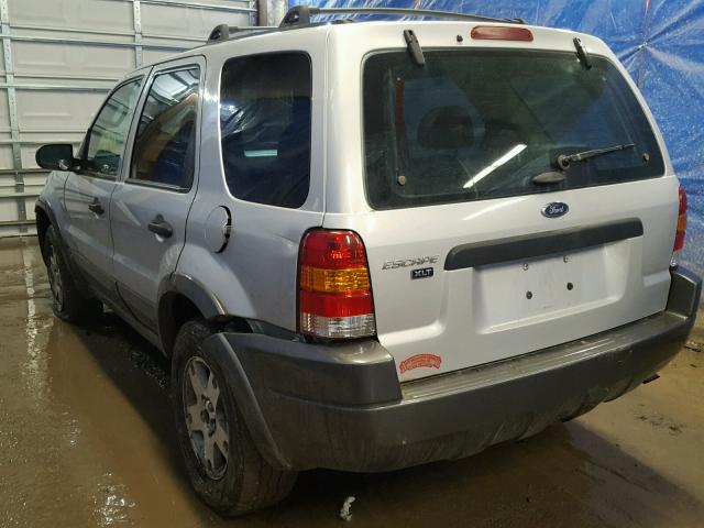 1FMYU93194KA50742 - 2004 FORD ESCAPE XLT SILVER photo 3