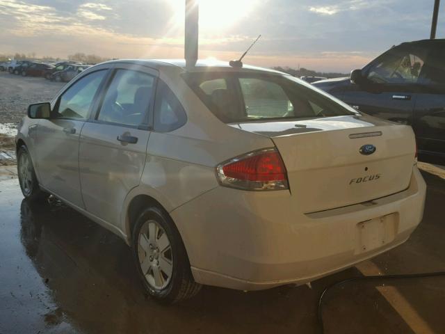 1FAHP34N48W259160 - 2008 FORD FOCUS S/SE WHITE photo 3