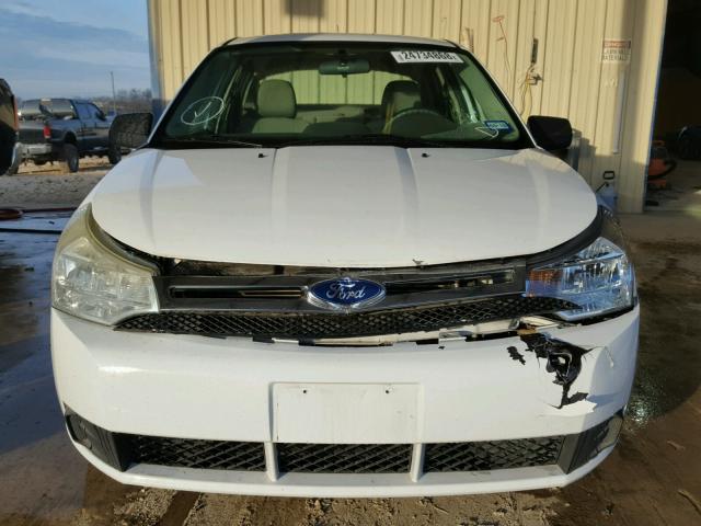 1FAHP34N48W259160 - 2008 FORD FOCUS S/SE WHITE photo 9