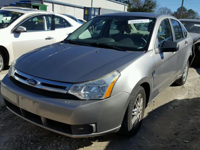 1FAHP35N18W162237 - 2008 FORD FOCUS SE SILVER photo 2