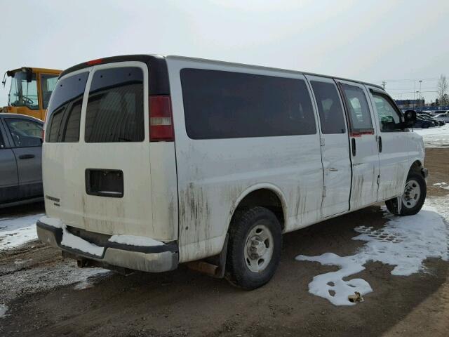 1GAZGZFG0D1104525 - 2013 CHEVROLET EXPRESS G3 WHITE photo 4